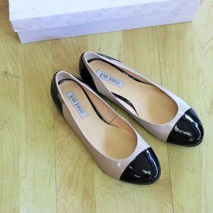 Beige patent leather flats for ladies